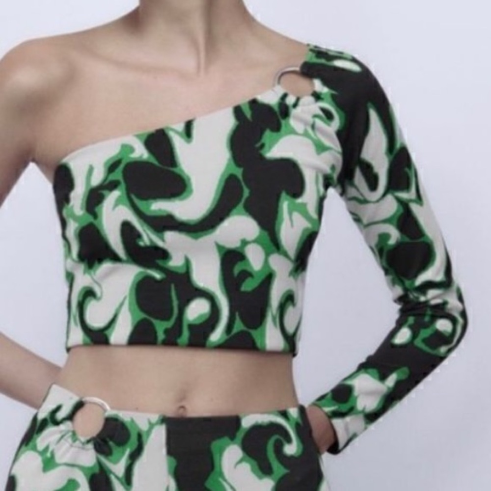 Zara Asymmetrical One Shoulder Green & Black Jacquard Crop Top Sweater with Ring